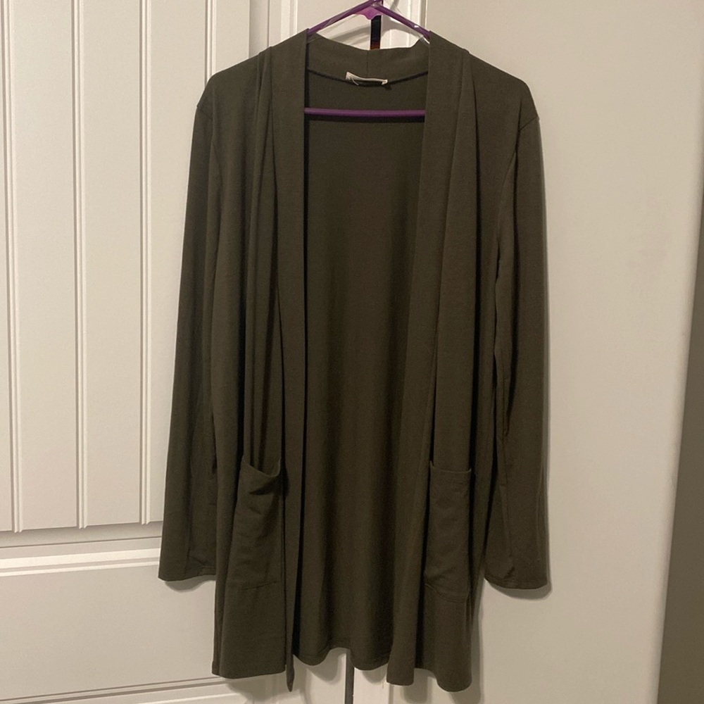 Brand new hunter green cardigan. Never worn. Size XL.